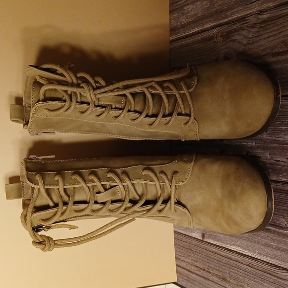 XOXO Woman's Tan Boots 7.5 - Picture 5 of 5